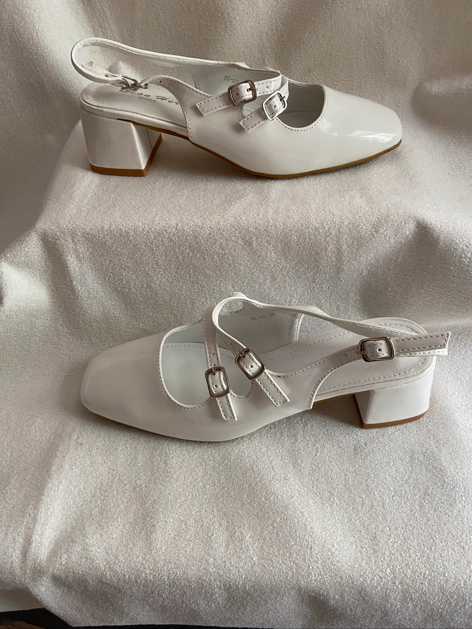Sapato alto fechado estilo retrô•couro sintético envernizado•branco•39•Soon Her – photo 2